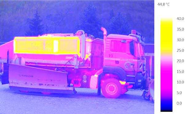 Der Firestorm weckte bei uns großes Interesse da diese Form der winterlichen Straßenbetreuung bisher in Österreich noch nicht zur Anwendung kam.