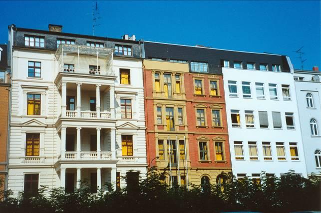 Das Arbeitsgericht Wiesbaden (Adolfsallee 53) bewältigt die größte Zahl an Verfahren: Es verhandelt auch die Verfahren mit