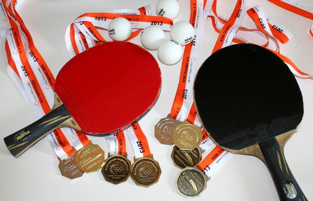 Material und Preise Abschlussbericht KJS TT 2014 Die Kreisjugendspiele Im Tischtennis sind immer wieder ein Anziehungspunkt für die tischtennisbegeisterten Dresdner Schülerinnen und Schüler.