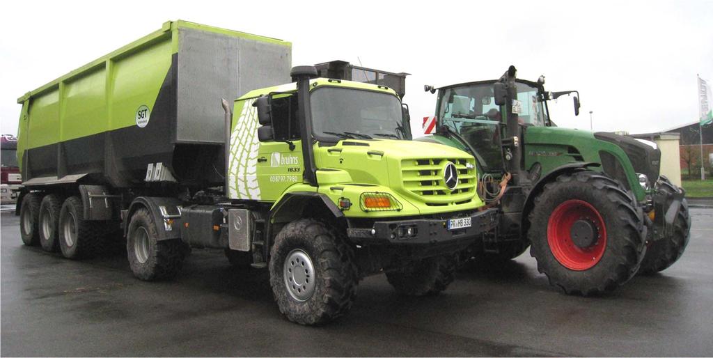 Der Traktor 933 verbraucht auf der Straße mit 40 t GG 100 % Diesel. Die landw.