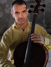 Er ist Preisträger internationaler Wettbewerbe und war Mitglied des Ensembles Il Giardino armonico.