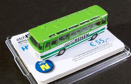 grün/weiß,aufschrift easy-reisen, Preis: 55,00 EUR Bus