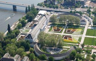 Schlosspark Koblenz Jahrzehntelang war der prachtvolle Lenné-Garten, einst für Kaiserin Augusta zwischen Schloss und Rhein angelegt, in einem grünen Dickicht verschwunden.