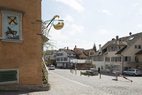 (vgl. Abb. 72). An der Gemeinde- und Hofstrasse befinden sich die Bauten des Dorfkerns Hottingen aus dem 16., 17. und 18. Jahrhundert.