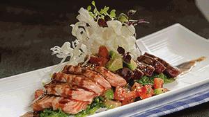 SASHIMI Sashimi ist in der japanischen Küche eine beliebte Zubereitungsart von rohem Fisch und Meeresfrüchten ohne Reis. Roh oder flambiert nach Art des Hauses mit Spezial Soße. S55. Sashimi Tuna S57.