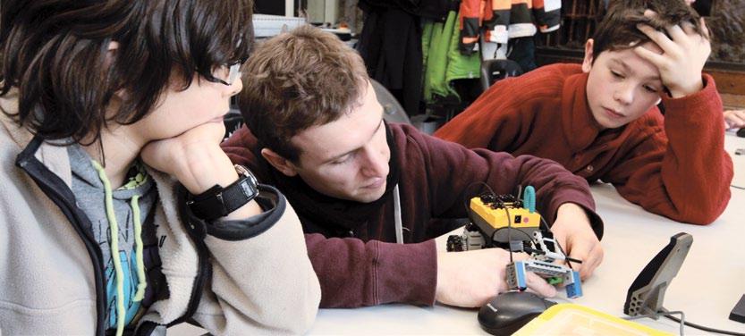 Foto: facesbyfrank Robotics Workshop für Alumni Kids (Fortgeschrittene) In vielen Bereichen der Technik werden heute Roboter eingesetzt.