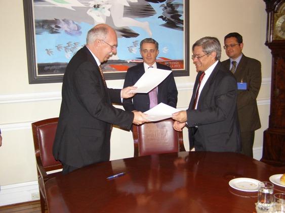 Abkommen mit Partnerorganisationen in Lateinamerika Consejo Nacional de Investigaciones Científicas y Técnicas /CONICET (Argentinien) Brasilien: Conselho Nacional de Desenvolvimento Científico e