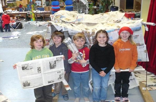 Vom 16. März bis zum 27. März 2009 arbeiteten Kinder der Phönixe und der Kichererbsen und die Blumen und Delfine zum Thema Zeitung.