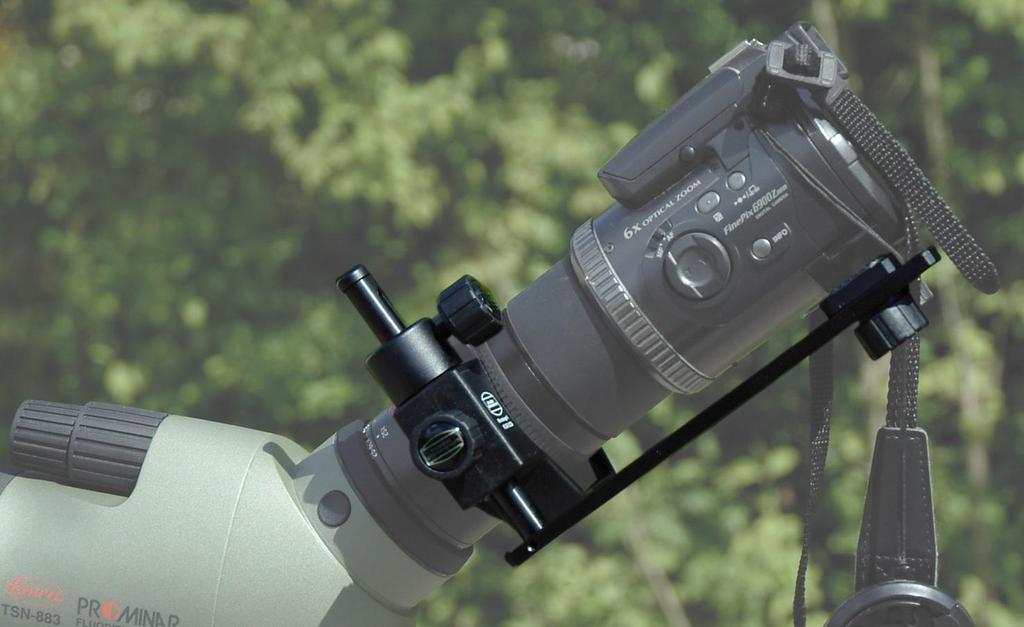 Swarovski Snap Shot Adapter 21,für EL 32 oder EL 42mm Ferngläser. er Adapter klemmt auf dem Okular und erleichtert das freihändige Halten der Kamera hinter dem Okular. Bitte Fernglas spezifizieren.