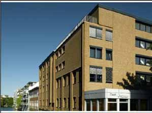 Rechnungsjahr 2016/17 Die Immobilie befindet sich in Hamburg, in einer etablierten Büround Wohngegend im Stadtteil Uhlenhorst.