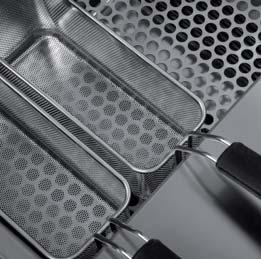 Arbeitsfl äche aus Edelstahl AISI 304 (1 mm) selbsttragend: für eine robuste Konstruktion, Einfach zu benutzen: Nudelkocher mit Ablauffl äche: um die Speisestärke abzuleiten und das Gerät sauber zu