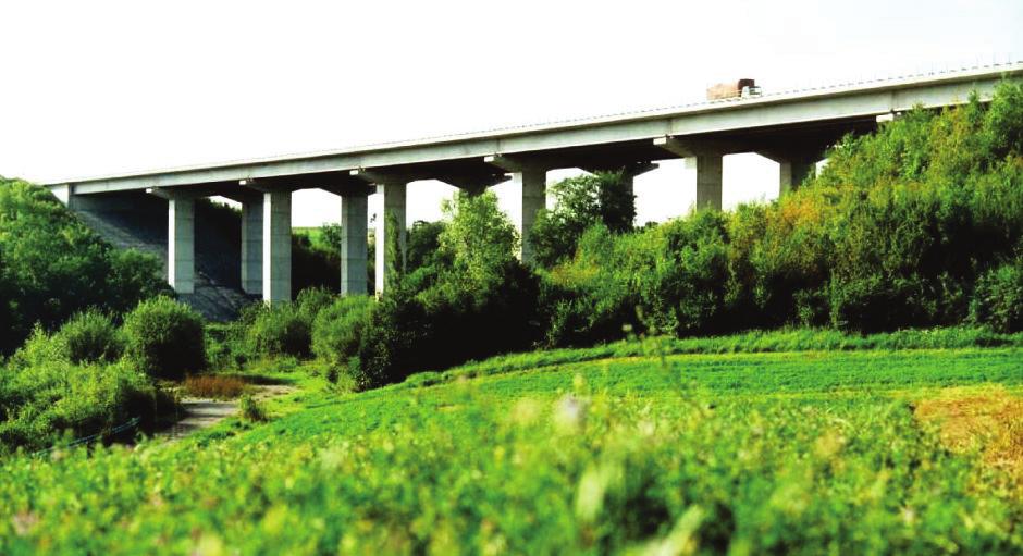 4 Anhand des Beispiels der Autobahn A 7, der von Füssen bis Flensburg verlaufenden längsten durchgehenden Autobahn in Deutschland, ist im bayerischen Abschnitt der Umfang der streckenbezogenen