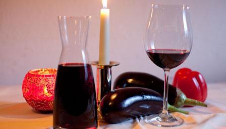 Saraplar - Weine Offene Weine Hausmarke rot(trocken, halbtrocken, lieblich). 0,2 l 4, 90 weiß(lieblich und trocken). 0,5 l 11, 00 rose(trocken).