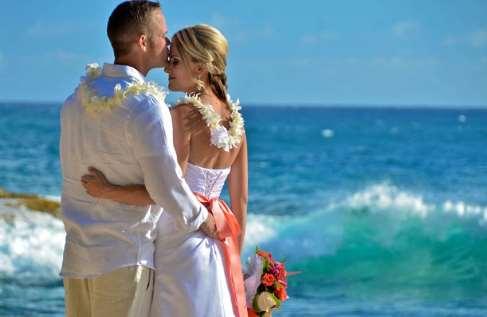 more than you can imagine Ja, Heiraten & Flittern auf Hawaii Sandstrände, die zu den schönsten der Welt gehören, tropische Parks, Palmen gesäumte Buchten, verträumte Orte, atemberaubende Sonnen-