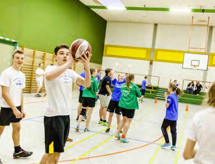 United Kids Foundations unterstützt neben LöwenSchule auch die Löwen- MEHR BEWEGUNG Nacht, ein Mitternacht-Freizeitturnier der Jugendförderung der Stadt Braunschweig Die Basketball Löwen Braunschweig