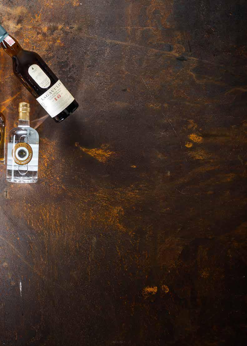 RON ZACAPA Rum Centenario 23 der Solera Gran Reserva entsteht mit Hilfe des Solera-Reifeverfahrens, welches Rum von unterschiedlichen Jahrgängen und Charakteren vereint und in gebrauchten Whiskey-,