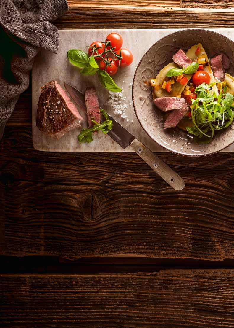 AUS UNSEREM DAUER- HAFTEN SORTIMENT REZEPT FÜR 4 PERSONEN Sous-Vide gegartes Black Angus Steak auf warmem Gourmet-Pasta-Salat 90 Min.