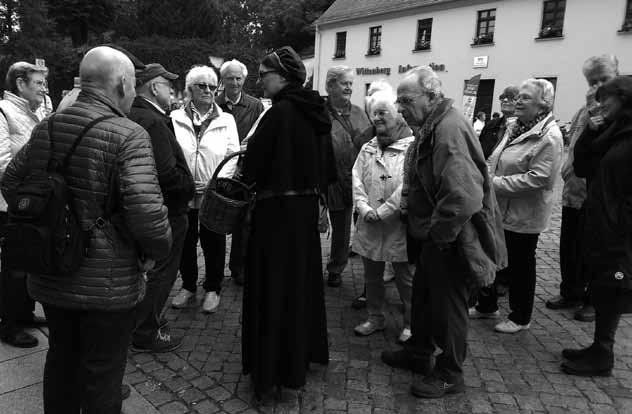 Martin Luther überall präsent VS-Ortsgruppe Bernau-Waldfrieden reist nach Wittenberg Vor fast 500 Jahren schlug Martin Luther seine 95 Thesen an die Tür der Schlosskirche in Wittenberg.