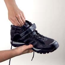 Socken und Schuhe Laufen Sie nicht barfuß, auf Socken oder in offenen Schuhen Verletzungsgefahr!