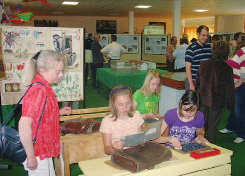 18. Mai 2008 Internationaler Museumstag; Eröffnung Sonderausstellung 50 Jahre Grundschule Biebertal Bereits kurz nach 14 Uhr tummeln sich ca.