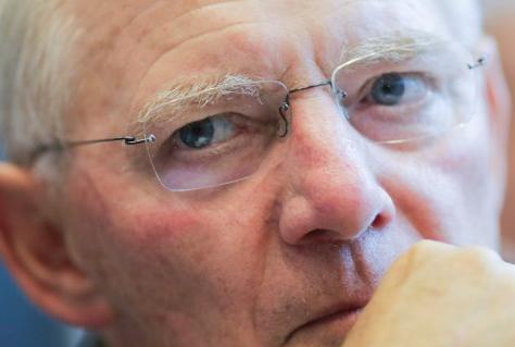 Beschäftigung behinderter Menschen: Schäuble will Strafen für Unternehmen verdoppeln Finanzminister Schäuble: Behinderten Arbeitnehmern eine Chance geben AP/dpa Finanzminister Schäuble will die