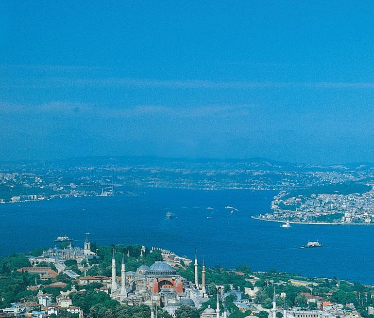 Herzlich willkommen, hos geldiniz in Liebe Türkeifreunde, Istanbul gehört zu den Top Ten der beliebtesten Städte der Welt. Die Millionenstadt am Bosporusufer erfindet sich selbst ständig neu.