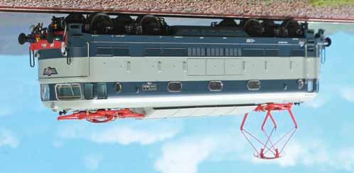 444R der FS in derzeitiger Version, mit 13-Pol-Kabel für die seitenabhängige Steuerung der Zugtüren Locomotive elettriche E.632/E.633 