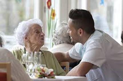 7 Übersicht Leistungsangebot 7.1. Stationäre Pflege und Betreuung Unser Schwerpunkt liegt in der Betreuung, Pflege und Begleitung älterer Menschen.
