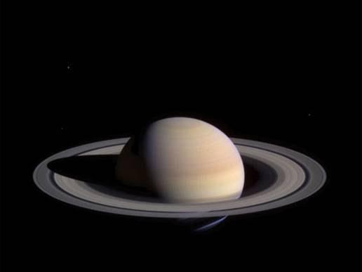 abgelenkt und ins All zurückgeschleudert haben. Der Saturn ist bekannt wegen seiner schönen Ringe, die man sehr schön in einem Fernrohr sehen kann.
