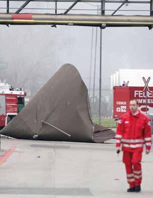 Gravierende Beispiele dafür sind: Der Brand in der Papierfabrik Ortmann im Jahre 1971 in Niederösterreich (Schweißperlen), bei welchem fünf Feuerwehrmänner ums Leben kamen.