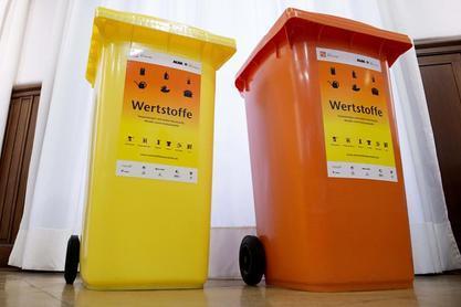 Alternativen /Ausblick Wertstofftonne direkte Abholung in den Haushalten Flächendeckend Sammlung von 1,2 kg/e*a in Berlin und 1,1 kg/e*a in Leipzig