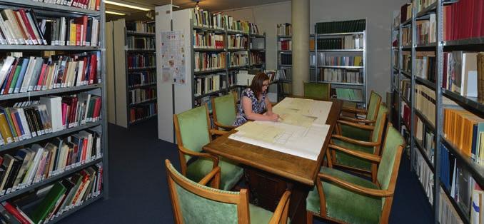 Bibliothek Der JGV verfügt über einen eigenen, umfangreichen Buchbestand als Teil der Bibliothek des Museums Zitadelle Jülich. Der Bestand ist zu regelmäßigen Zeiten zugänglich.