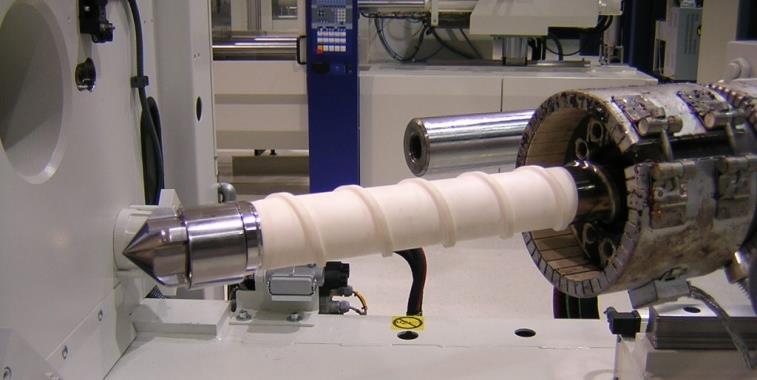 Kraftschlüssige Drehmomentübertragung Schneckensegment in Spritzgießmaschine Prototyp Meteringzone Konstruktion mit Titanbolzen (Temperatur) Verschleißeigenschaften und