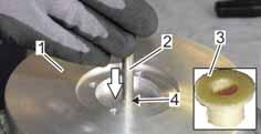 Wartung 6. Das Gleitlager mit dem Bund (Abb. 145/3) nach oben in die Bohrung (Abb. 145/4) einsetzen und mit einem Durchschlagdorn 6 mm (Abb. 145/2) in Pfeilrichtung in den Messwerkflansch (Abb.