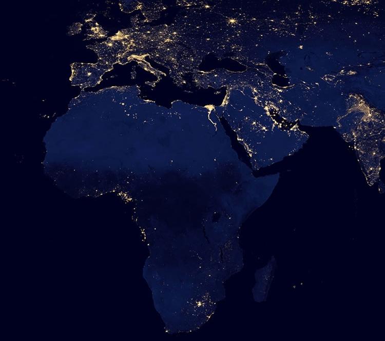 AFRIKA: GROßES MARKTPOTENTIAL Mehr als 600 Mio. Menschen in Afrika ohne Zugang zu Strom ~1.2 Mill.