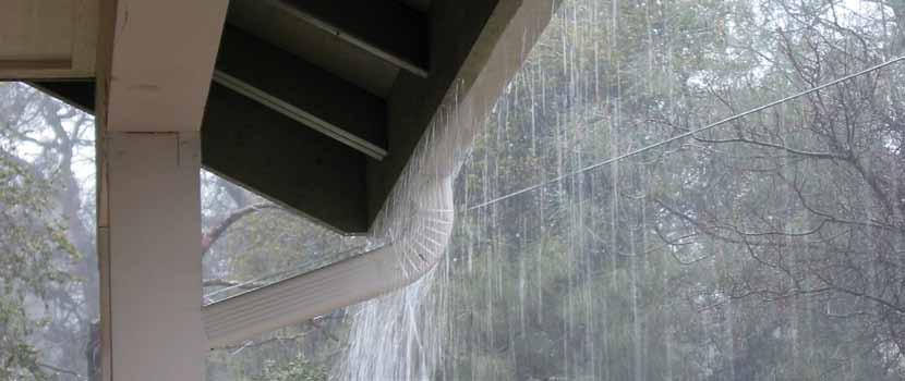 Es lässt sich unter anderem für die Entwässerung des anfallenden Regenwassers von Dachflächen,