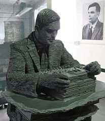 2 Registermaschinen Statue von Alan Turing (1912-1954). Es gibt verschiedene Möglichkeiten, eine deterministisch arbeitende Maschine zu modellieren.