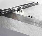 eloxierter Aluminium- Format schiebe schlitten, präzisionsgeführt Grauguss-Sägeaggregat mit doppelter Schwenk segment führung (Doppelwiege) und Null-Punkt-Schwenkung Mit leistungsstarkem