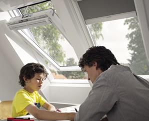 Hitzeschutz Allgemein Vorteils-Sets Hitzeschutz-Plus Rundum-Schutz VELUX ACTIVE sorgt für ein gesundes CO 2-Niveau durch Öffnen und Schließen der VELUX INTEGRA Fenster.