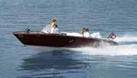 Bootsfahrten mit unseren eigenen Motorbooten Geniessen Sie einen Ausflug mit der Familie, Freunden oder ruhige Stunden
