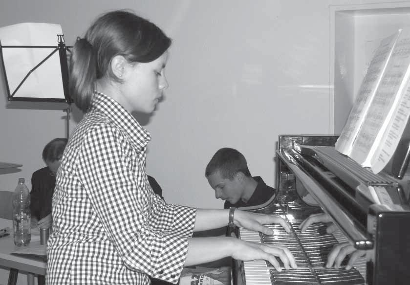 Musik und Gesellschaft Ausgabe 01 / 2007 9 Musikschulen in der Region Um unter den Vielen die Richtige zu finden, soll der direkte Vergleich dreiermusikschulen helfen: Die Leo Kestenberg Musikschule
