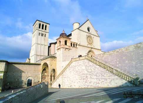 7.Tag, So 21.10.18 Der Berg der Wundmale Fahrt zum Berg La Verna in der Toskana, wo Franziskus die Wundmale Christi empfing. Der Ort der Stigmatisation wird heute von einem Kloster umschlossen.