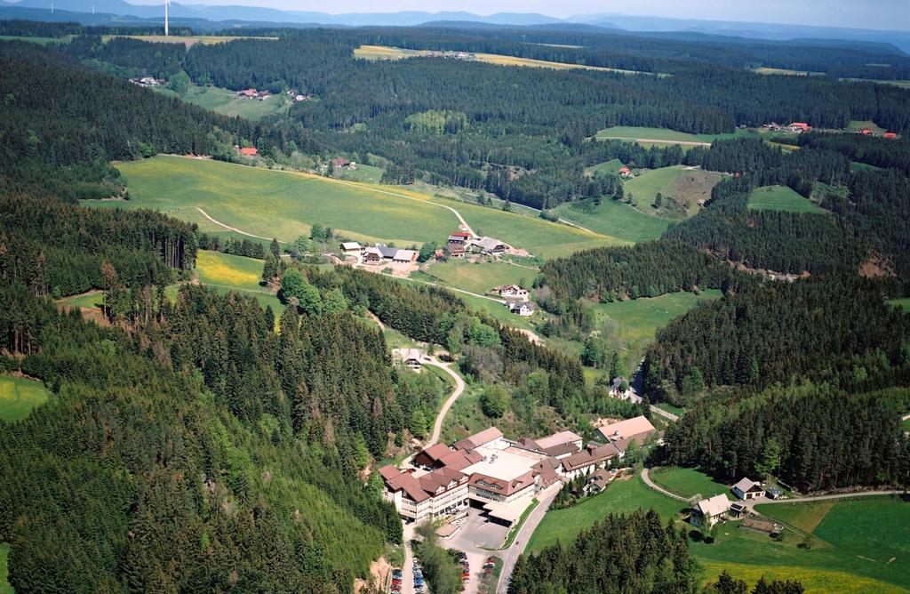 Stammhaus in Tennenbronn / Schwarzwald Drohnenansicht Schneider Schreibgeräte