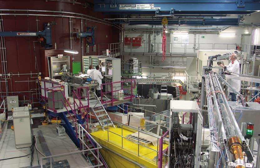 Forschungsneutronenquelle FRM II Die Experimentierhalle im Reaktorgebäude: Hier ist eine Vielzahl