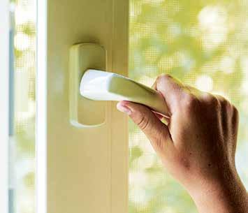 Wohnräume möglichst gleichmäßig beheizen und nicht auf weniger als 20 Grad abkühlen lassen. Sonst kann sich Tauwasser an den Fenstern und Außenwänden bilden. 4.