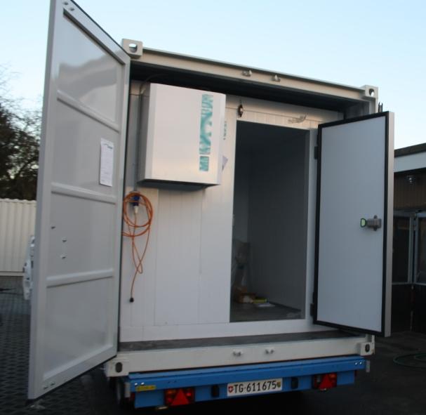 Dieser Kühl-Tiefkühlraum wurde auf der Basis eines 10 Fuss Containers gefertigt.