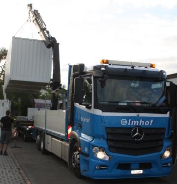 Logistik mit LKW mit Kran Lieferung: