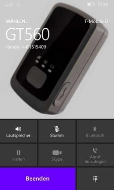 Bitte stellen Sie zunächst sicher, dass der Tracker eingeschaltet ist und sich möglichst im Freien befindet. Tippen Sie dann links unten auf Anrufen.