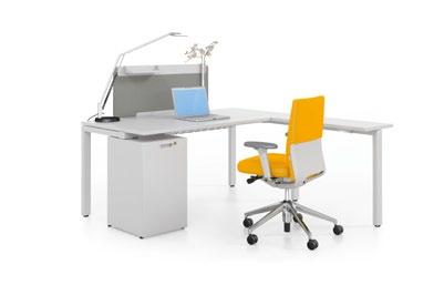 Stuhl: ID Soft WorKit Doppelarbeitsplatz Doppelarbeitsplatz 180 x 160 cm mit Technik-Unit, Anbauplatte für Ordnerboxen und Anbauplatte als zusätzliche Ablagefläche und für kurze Besprechungen.