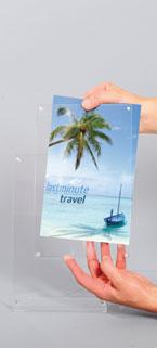 erhältlich in den gängigen formaten. curved transparent acrylic information holder.